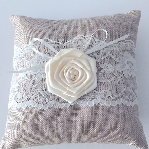 3 pieces Ring pillow, Mr & Mrs burlap chair signs - Picture 2 of 9